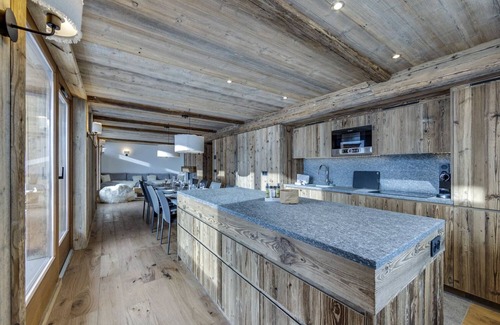 Les Almes Villa | Apartment Alpine 3 - Four Bedroom Villa, Sleeps 8