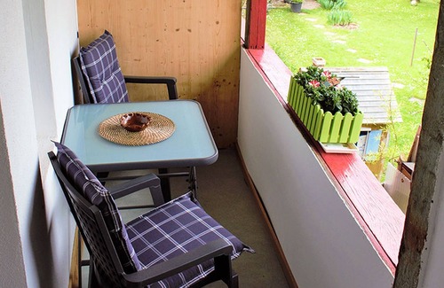 Loerrach Apartment | Apartment 'Am Bühl' with Balcony and Wi-Fi