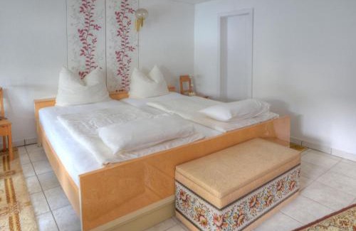 Schwalenberg Apartment | Apartment Am Dohlenberg - Steintisch by Interhome