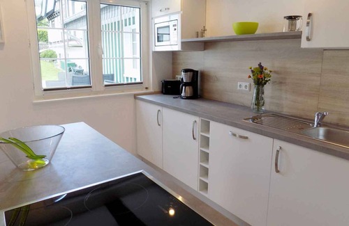 Finnentrop Apartment | Apartment 'Apfelbaum' with Private Terrace, Shared Garden and Wi-Fi