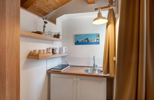 Fisciano Apartment | Apartment 'Appartamenti In Agriturismo' with Mountain View, Wi-Fi and Air Conditioning