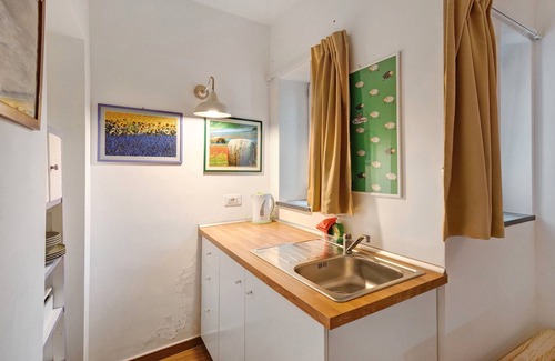 Fisciano Apartment | Apartment 'Appartamenti In Agriturismo' with Mountain View, Wi-Fi and Air Conditioning