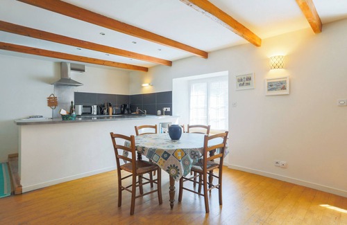 Paimpol Apartment | Apartment 'Appartement Pasteur Etage' with Wi-Fi