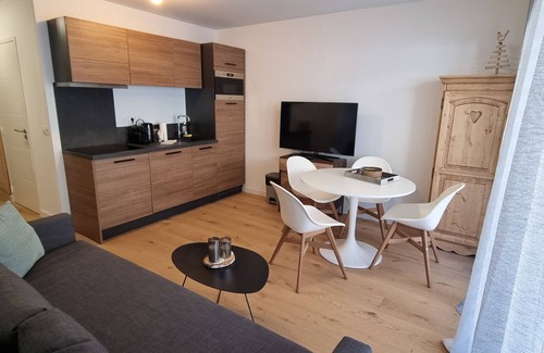 Saint-Etienne-de-Tinee Apartment | Apartment "Aspen Park 106" with Private Terrace & Wi-Fi