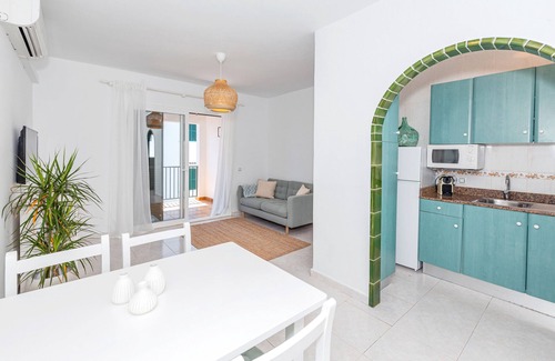 Cala en Forcat Apartment | Apartment 'Biniforcat 28' with Garden View, Wi-Fi and Air Conditioning