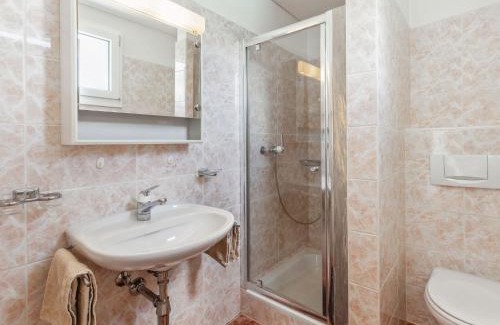 Ronco sopra Ascona Apartment | Apartment Busbai 2 by Interhome