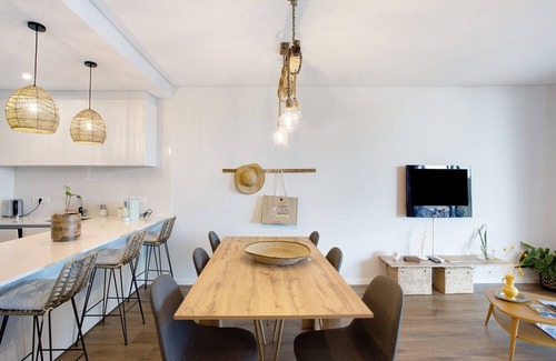 Camara de Lobos Apartment | Apartment 'Casa Castanheta' with Sea View, Wi-Fi and Air Conditioning