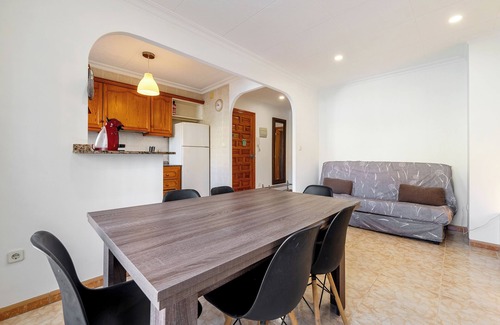 Vinaros Apartment | Apartment 'Central Modern 2bdr' with Shared Terrace, Wi-Fi and Air Conditioning