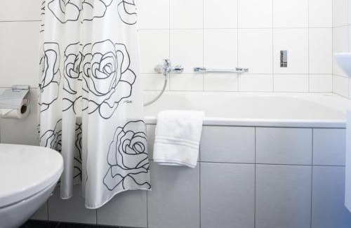 Champfer Apartment | Apartment Chesa Corvatsch 111 - Champfer by Interhome