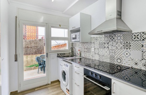 Llanca Apartment | Apartment "con jardín y vistas al mar" with Sea View, Garden, Balcony & A/C