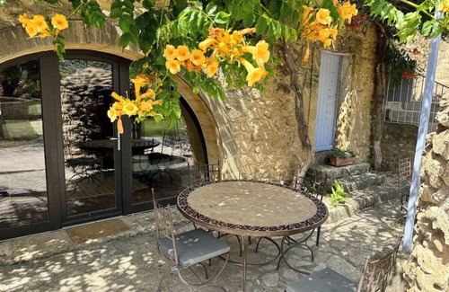 Montredon House | Apartment Cucuron - 2 bedrooms