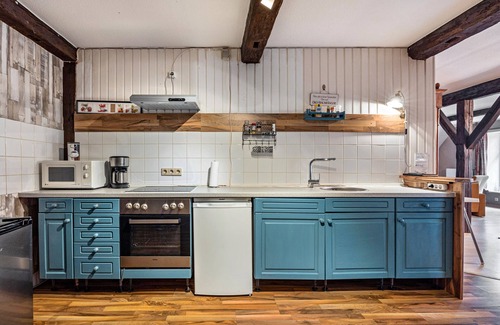 Barlt Apartment | Apartment 'Das Eulennest' with Shared Terrace and Shared Garden