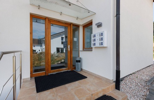 Radolfzell am Bodensee Apartment | Apartment 'Bergblick' with Mountain View and Wi-Fi