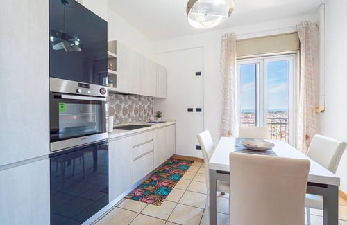 Avola Apartment | Apartment 'Domitilla In Centro Con Panorama' with Sea View, Balcony and Air Conditioning