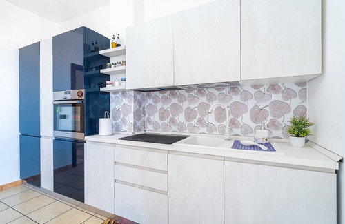 Avola Apartment | Apartment 'Domitilla In Centro Con Panorama' with Sea View, Balcony and Air Conditioning