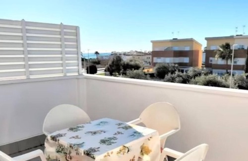 Benicarlo Apartment | Apartment 'Duplex Mediterranea' with Sea View, Shared Pool and Air Conditioning