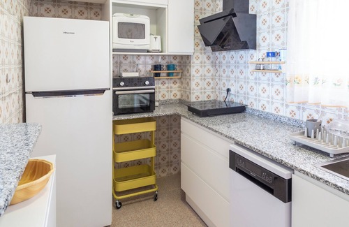 Els Arenals del Sol Apartment | Apartment on the beachfront with parking, pool and gym