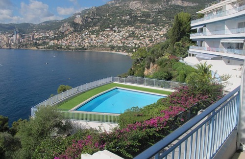 Roquebrune-Cap-Martin Apartment | Apartment in residence Roquebrune Cap Martin