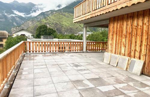 Saint-Jean-de-Maurienne Apartment | Apartment for 4 to 6 people with a 60m terrace