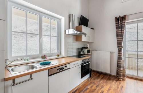 Goldegg Apartment | Apartment Grün by Interhome