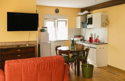 Bad Krozingen Apartment | Apartment 'Green' with Private Terrace, Shared Garden and Wi-Fi