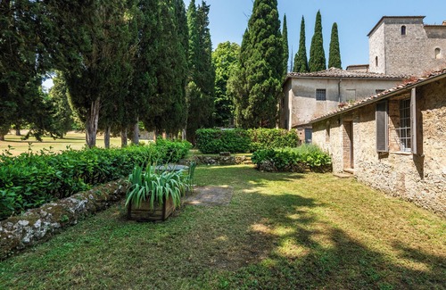 Monteroni d'Arbia Apartment | Apartment 'Guardiola' with Shared Garden