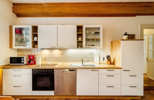 Oldersum Apartment | Apartment 'Gulfhof Oldersum Erdgeschoss' with Shared Terrace, Shared Garden and Wi-Fi
