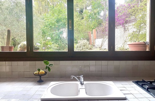 Vallebona Apartment | apartment in 70´s building in the Olive Jungle 3km off the mediterranean