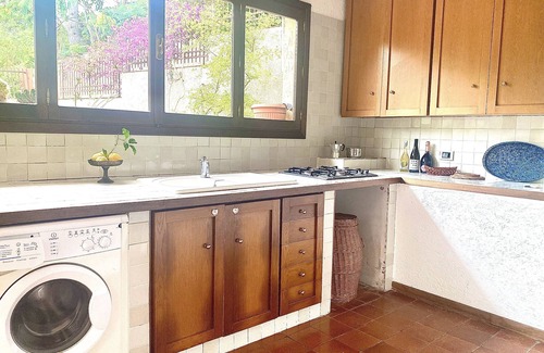 Vallebona Apartment | apartment in 70´s building in the Olive Jungle 3km off the mediterranean