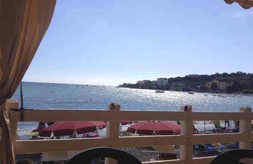 Sapri House | Apartment in a period villa, just a few steps from the sea