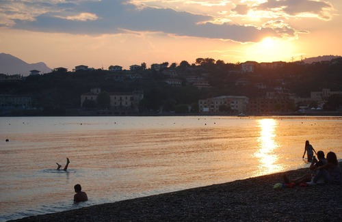 Sapri House | Apartment in a period villa, just a few steps from the sea