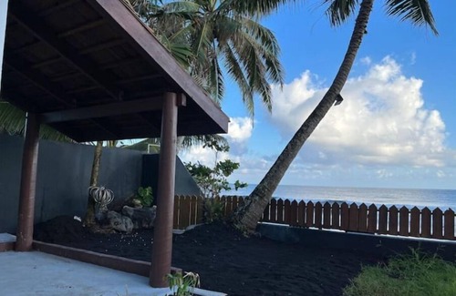 Mahina Apartment | Apartment in a villa on the beach. Ocean view