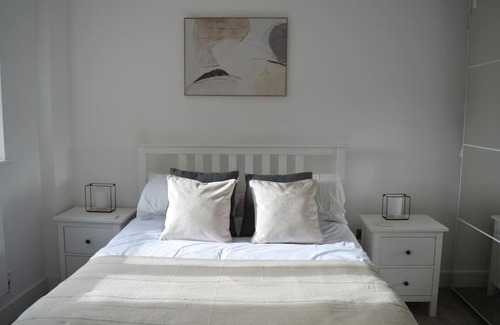 Grangetown Apartment | Apartment in Cardiff
