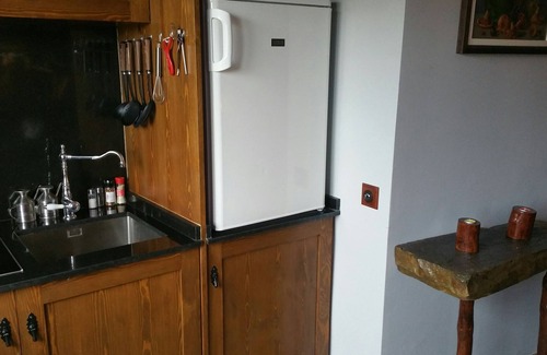 Borreda Condo | Apartment in center Borredà 4 places. Spectacular Rustic Design. Mountain views