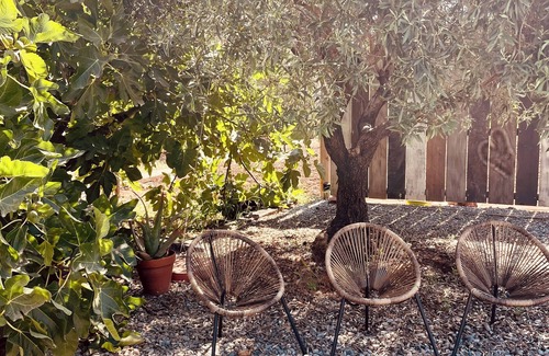 Sollies Pont House | Apartment in high Villa near the center