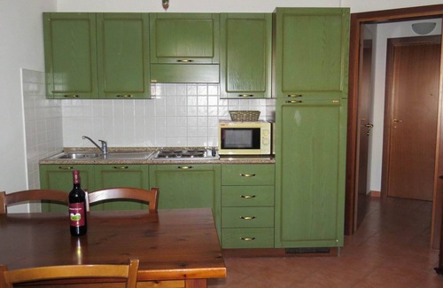 Pomaia Apartment | Apartment in house with a terrace and beautiful view. Three-room 4 persons