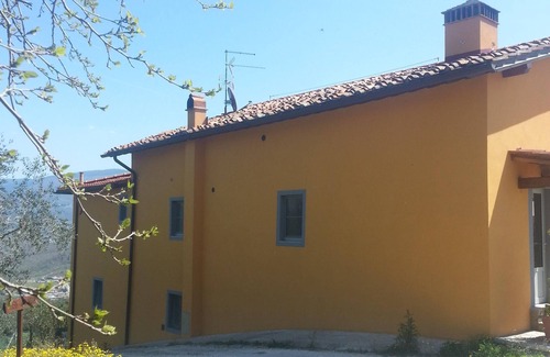 Twist House | Apartment in colonica located in Tuscany among olive trees.