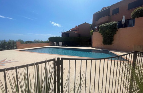Theoule-Superieur Apartment | Apartment in ThÃ©oule-sur-Mer