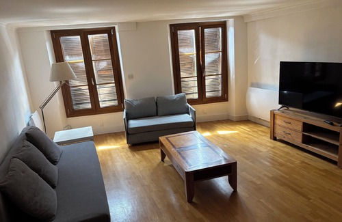Bievres Apartment | Apartment in the heart of Bievres 15min Paris 20min Orly