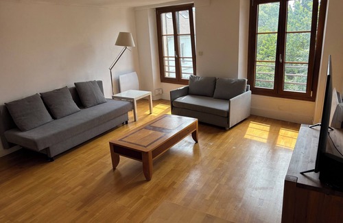 Bievres Apartment | Apartment in the heart of Bievres 15min Paris 20min Orly