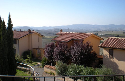 Pomaia Apartment | Apartment in townhouse, terrace, panoramic view, 3 rooms 6 pers