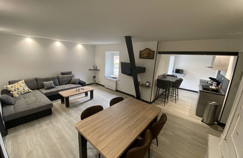 Contrexeville Apartment | Apartment-Jeannot-en Ville-Shower-City view