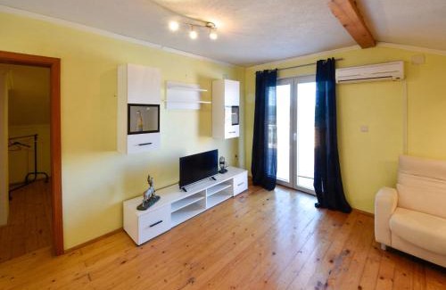 Gornji Karin Apartment | Apartment Karla by Interhome