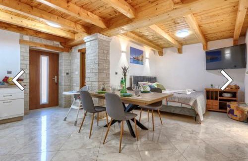 Bibici Apartment | Apartment Karlo, Heated pool, private parking