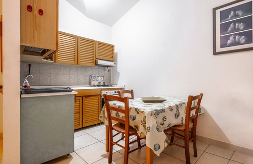 Ansedonia Apartment | Apartment 'La Capannuccia D' with Sea View, Wi-Fi and Air Conditioning