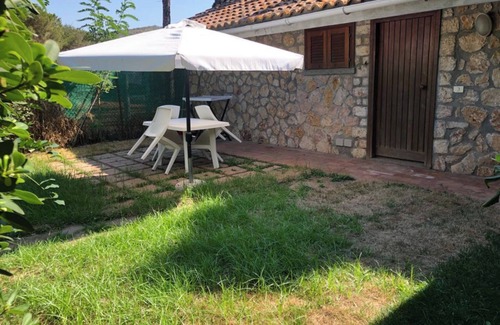 Ansedonia Apartment | Apartment 'La Capannuccia D' with Sea View, Wi-Fi and Air Conditioning