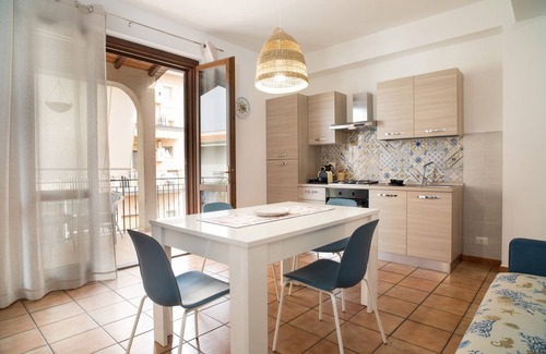 Stazzo Apartment | Apartment 'La Casa Di Terry' with Balcony and Air Conditioning