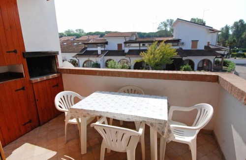 Eraclea Mare Apartment | Apartment Lecci by Interhome