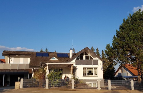 Ofterdingen Apartment | Apartment 'Lindengarten' with Private Terrace, Balcony and Wi-Fi