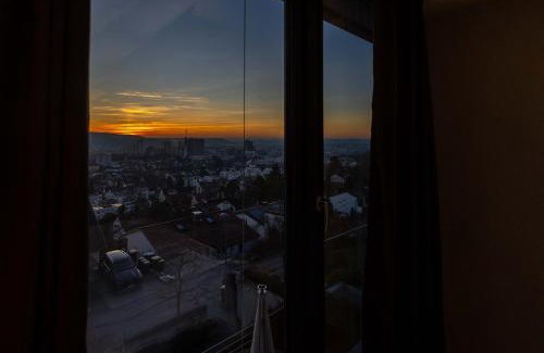 Leonberg Apartment | Apartment "Little Manhattan" - Business-27 qm-ruhig-Parkplatz-Arbeitsplatz-Aussicht